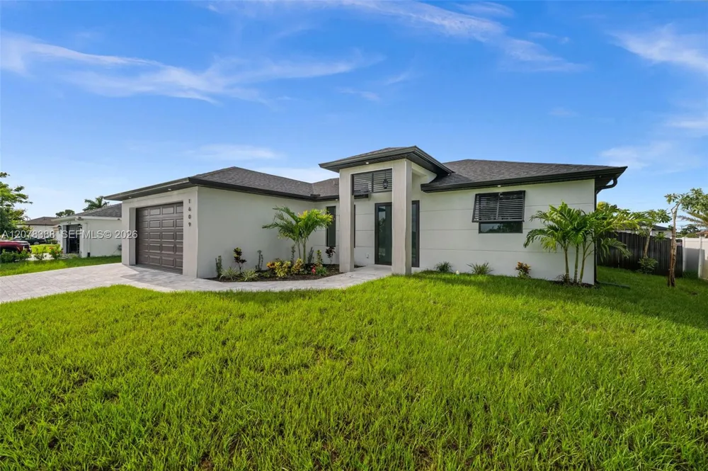 1609 NW 16th Ter Cape Coral, FL 33993
