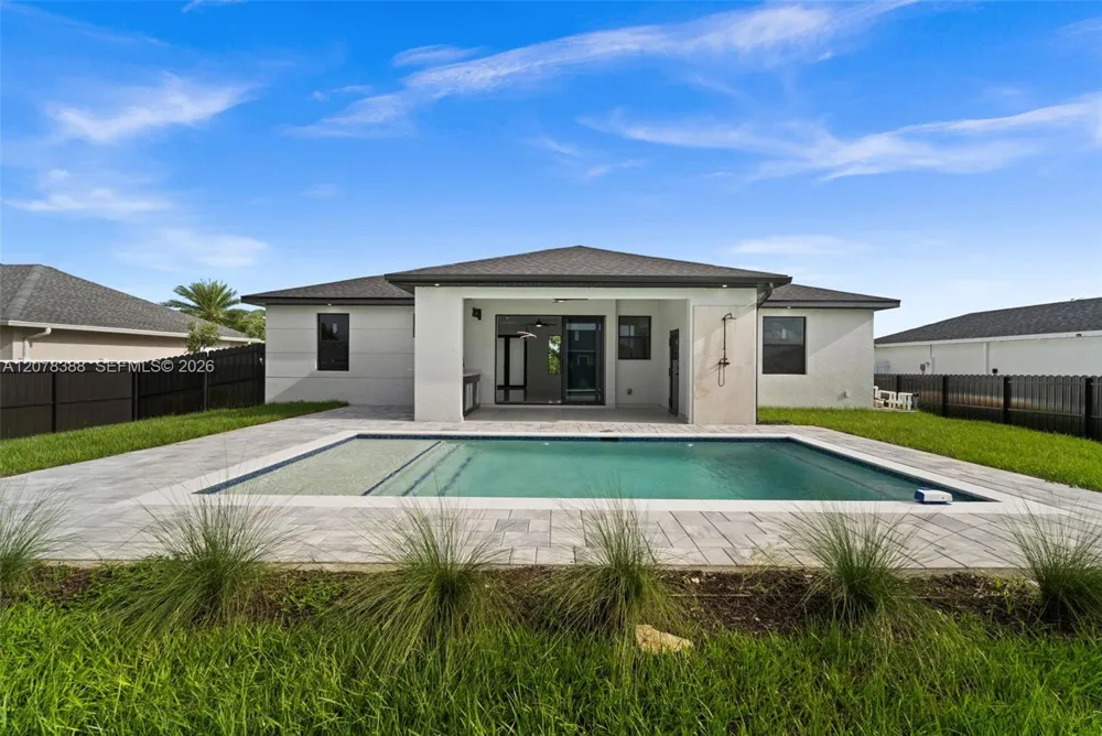 1609 NW 16th Ter Cape Coral, FL 33993