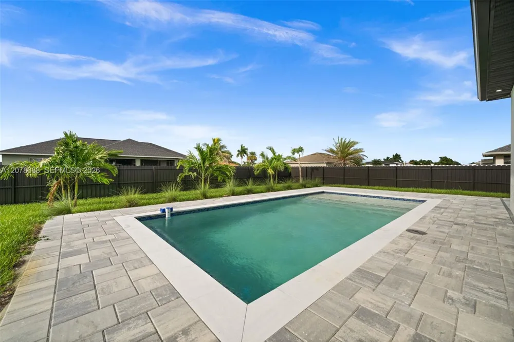 1609 NW 16th Ter Cape Coral, FL 33993
