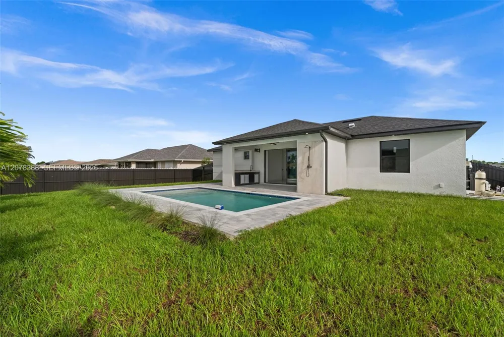 1609 NW 16th Ter Cape Coral, FL 33993
