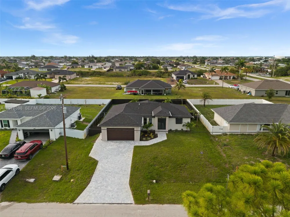 1609 NW 16th Ter Cape Coral, FL 33993