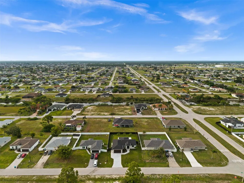1609 NW 16th Ter Cape Coral, FL 33993