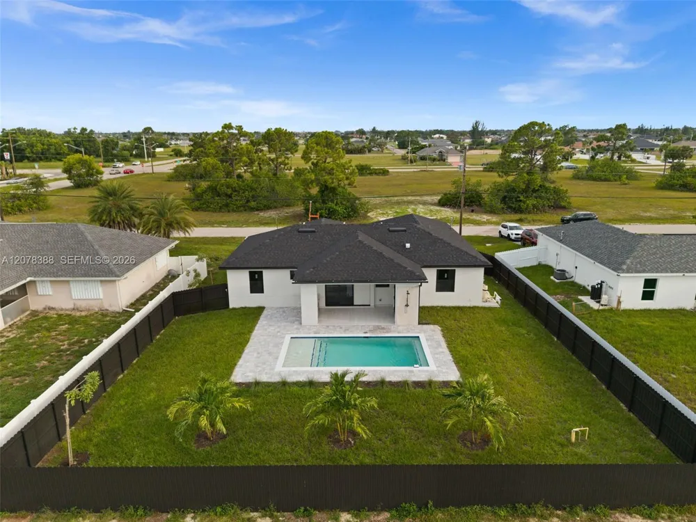 1609 NW 16th Ter Cape Coral, FL 33993