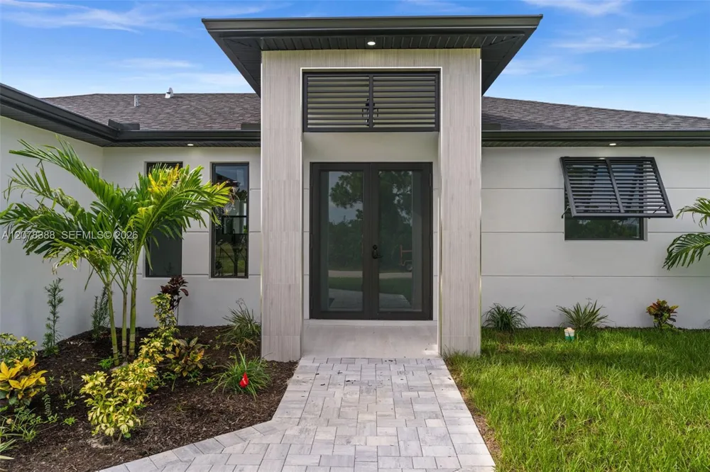 1609 NW 16th Ter Cape Coral, FL 33993