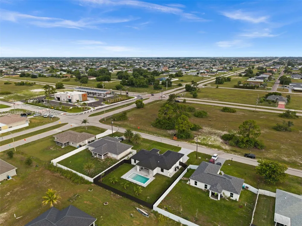 1609 NW 16th Ter Cape Coral, FL 33993