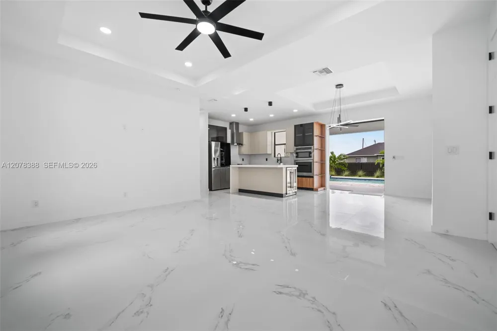 1609 NW 16th Ter Cape Coral, FL 33993