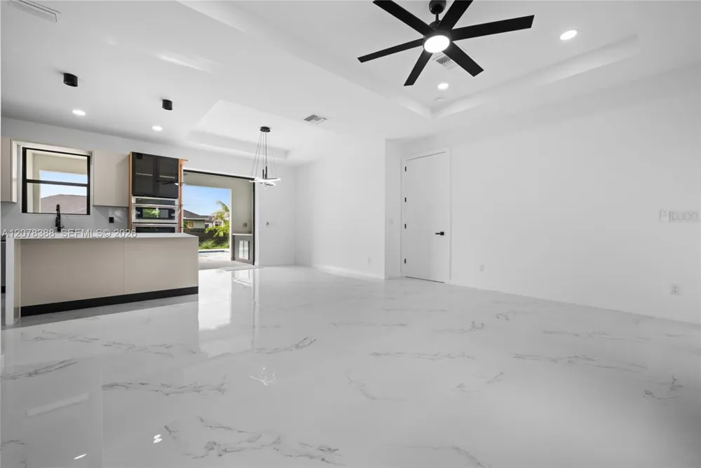 1609 NW 16th Ter Cape Coral, FL 33993