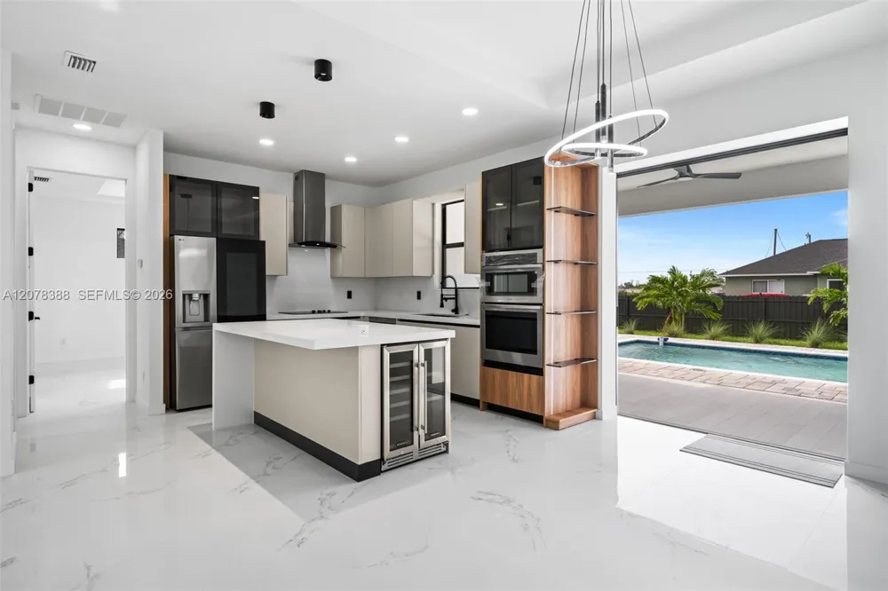 1609 NW 16th Ter Cape Coral, FL 33993