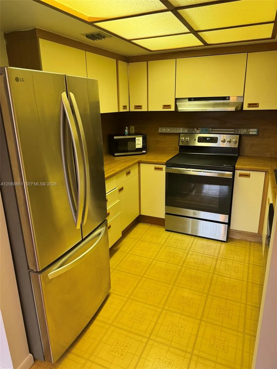 9022 SW 123rd Ct #O406 Miami, FL 33186