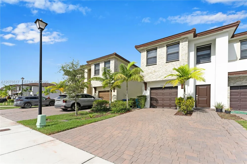 25176 SW 107th Ave Homestead, FL 33032
