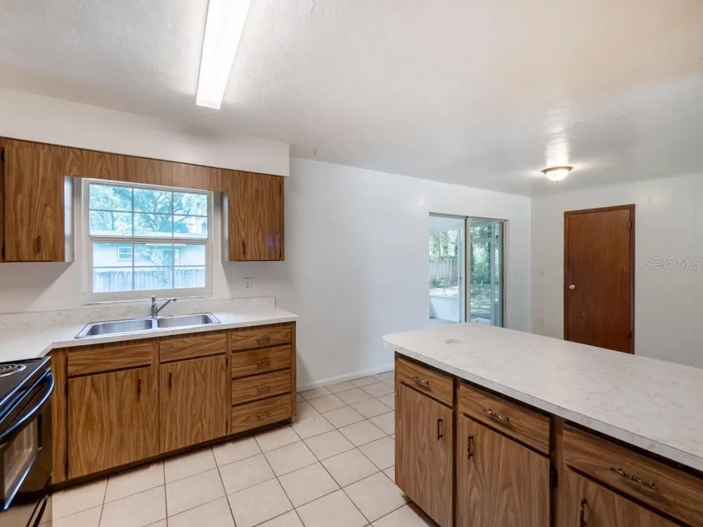 25351 SW 7 AVENUE Newberry, FL 32669