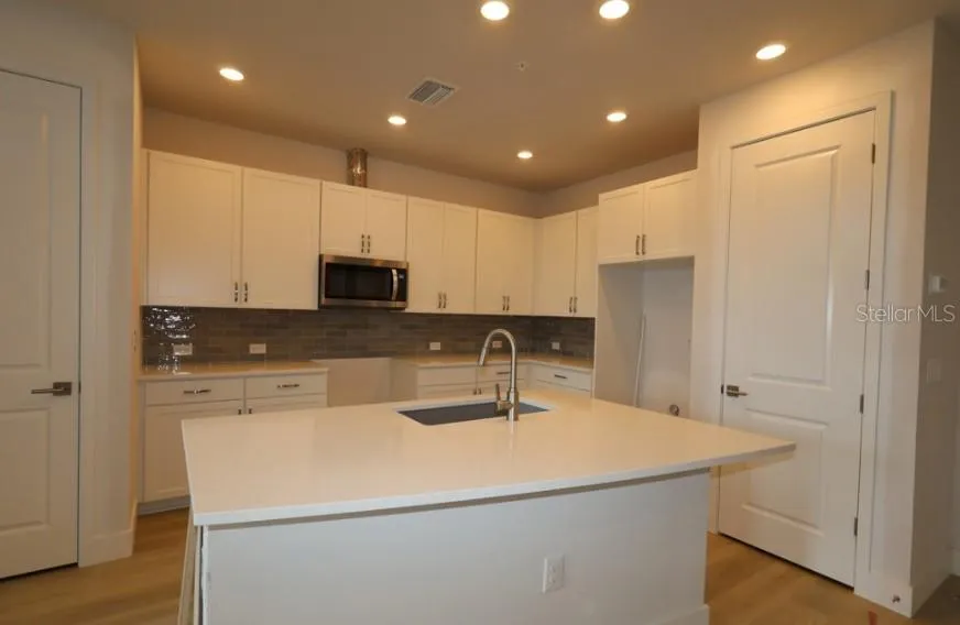 7207 TIDELAND LANE Sarasota, FL 34240