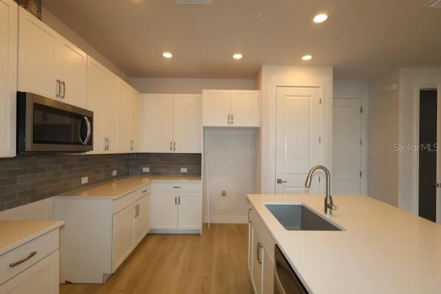 7207 TIDELAND LANE Sarasota, FL 34240