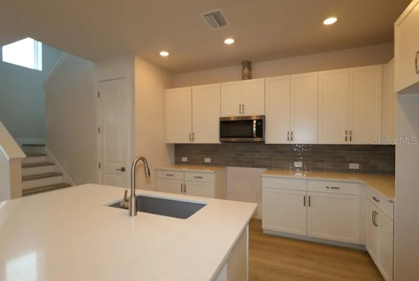 7207 TIDELAND LANE Sarasota, FL 34240
