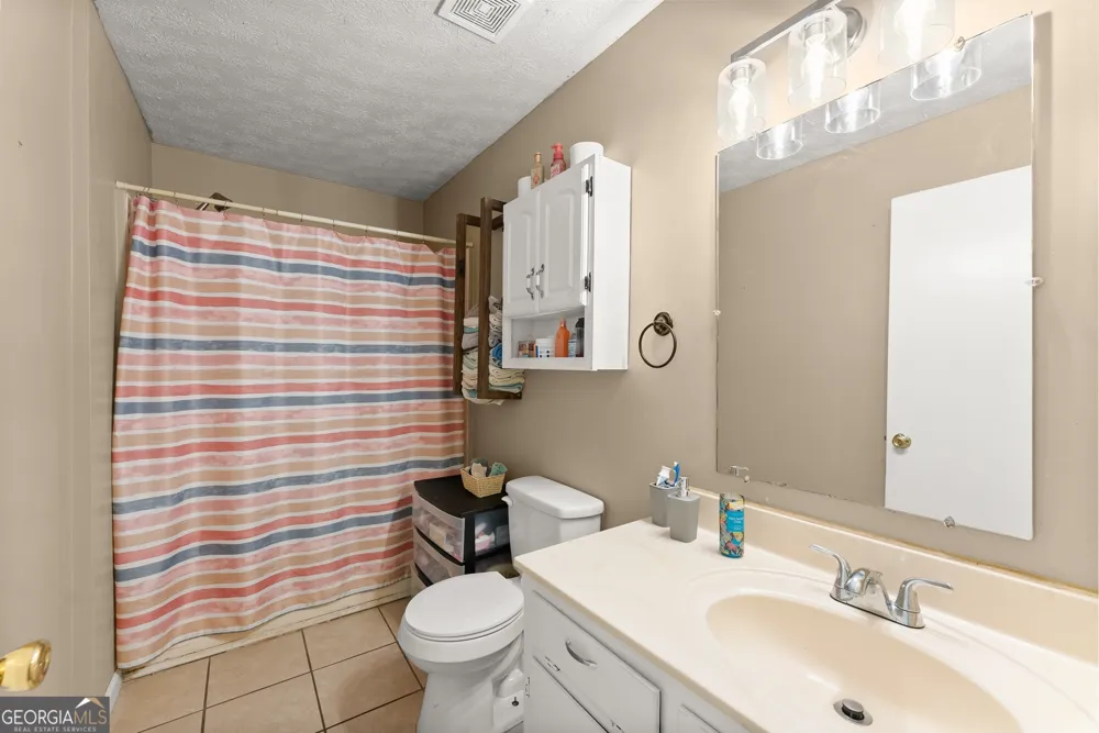 157 Glendale HTS Winterville, GA 30683
