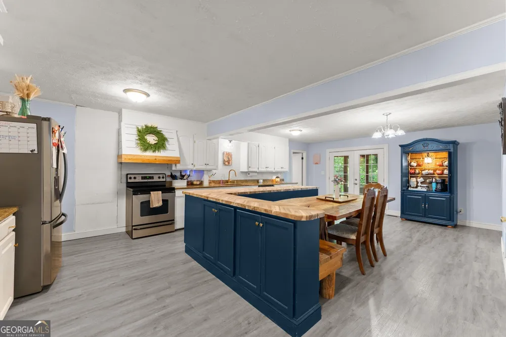 157 Glendale HTS Winterville, GA 30683