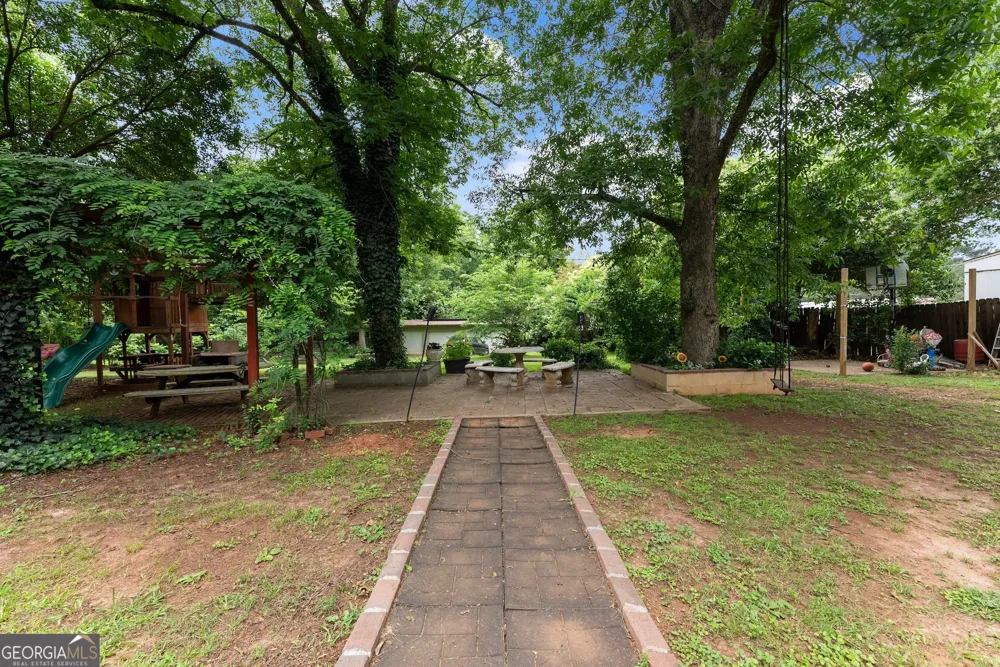157 Glendale HTS Winterville, GA 30683