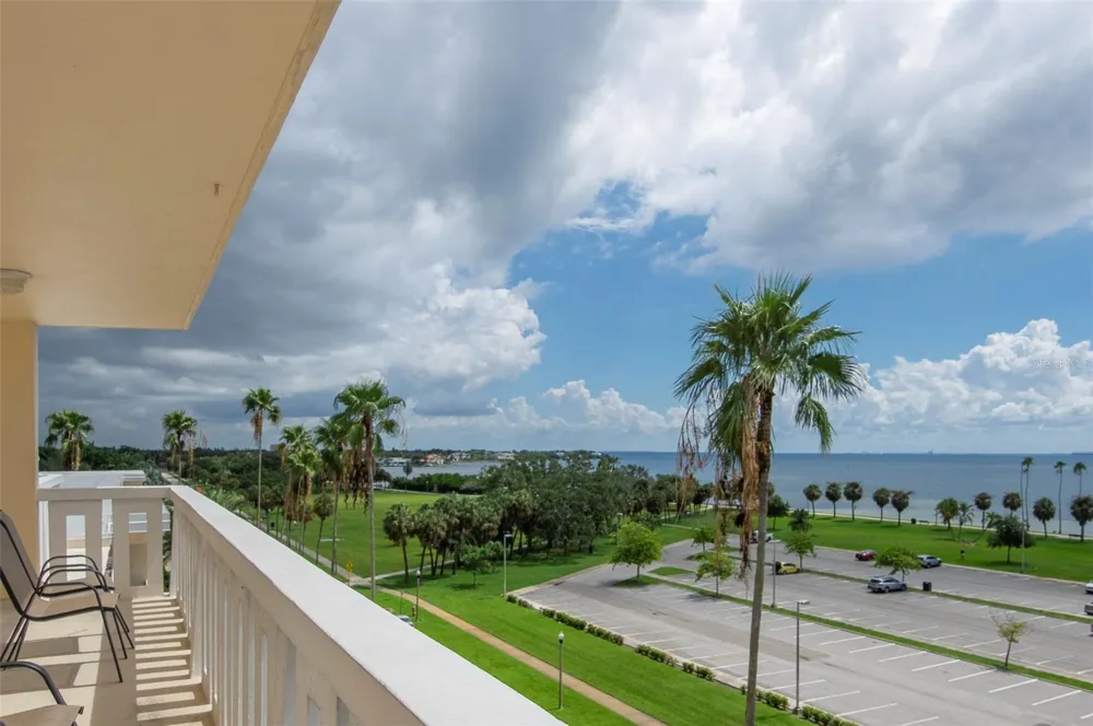 1200 SHORE DRIVE NE #208 St Petersburg, FL 33701