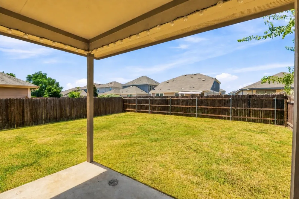 172 Housefinch Loop Leander, TX 78641