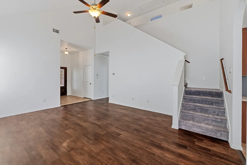 172 Housefinch Loop Leander, TX 78641