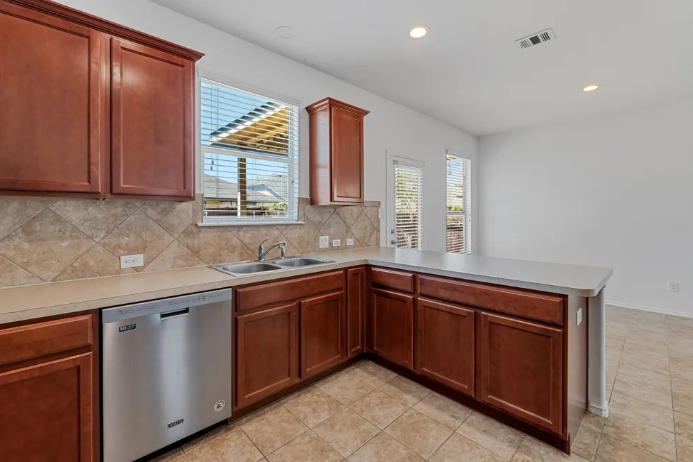 172 Housefinch Loop Leander, TX 78641
