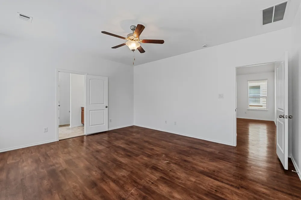 172 Housefinch Loop Leander, TX 78641