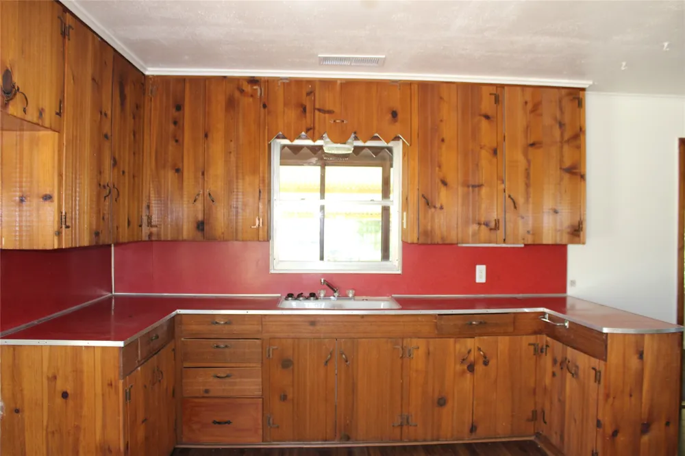 220 Broadway Road Azle, TX 76020