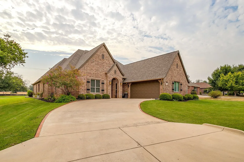 7101 Westover Drive Granbury, TX 76049