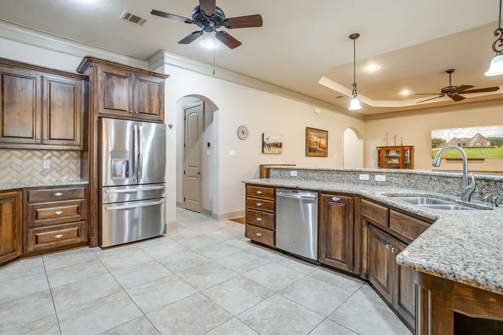 7101 Westover Drive Granbury, TX 76049