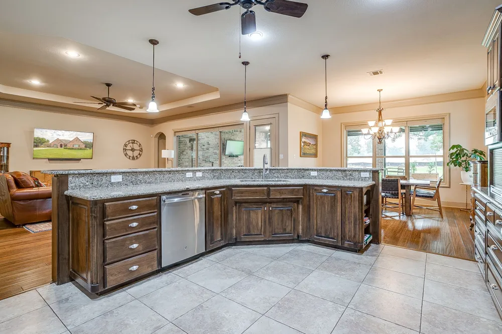 7101 Westover Drive Granbury, TX 76049