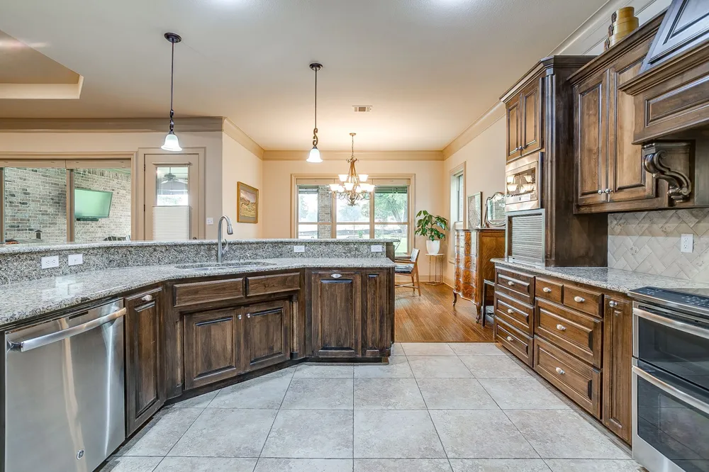 7101 Westover Drive Granbury, TX 76049