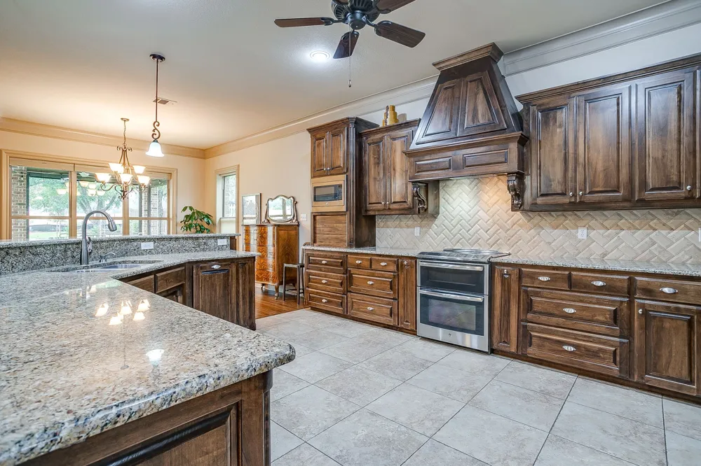 7101 Westover Drive Granbury, TX 76049