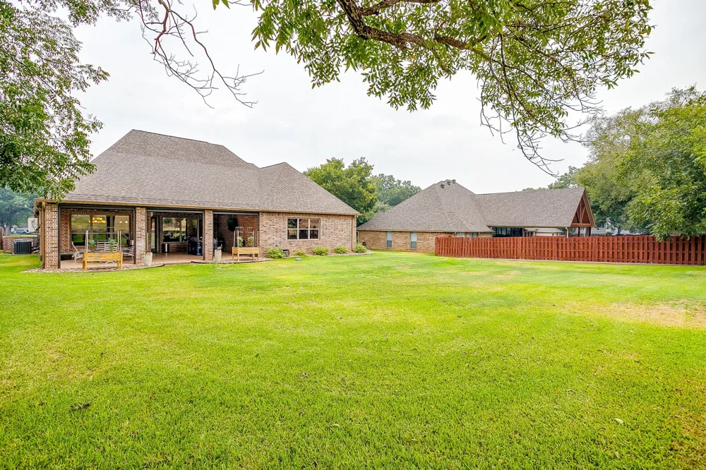 7101 Westover Drive Granbury, TX 76049