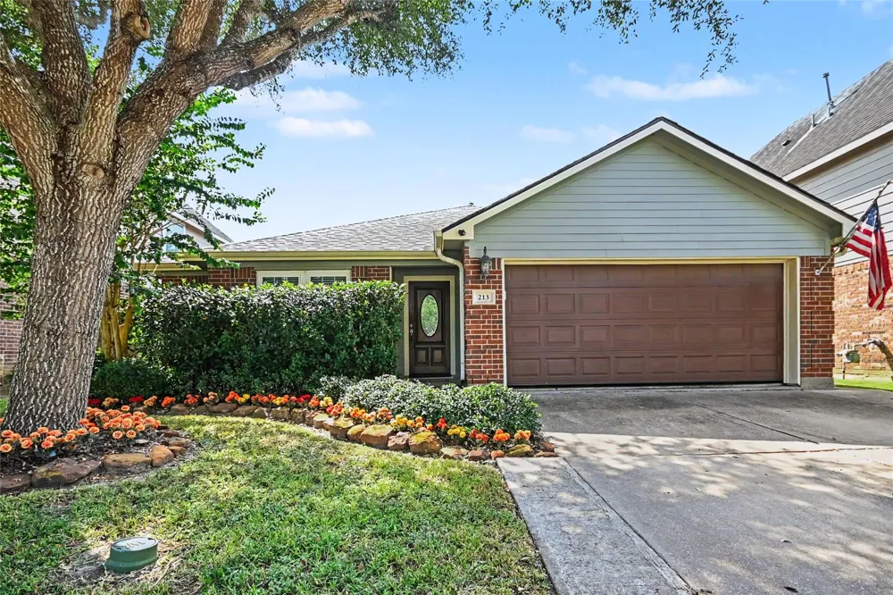 213 Rippling Creek Lane Alvin, TX 77511