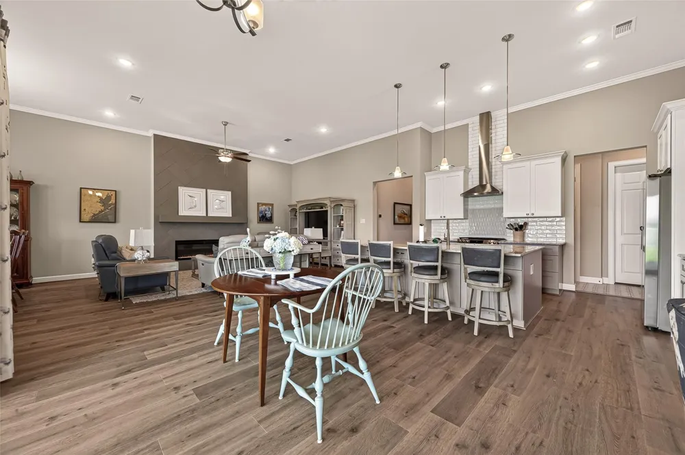 5208 Allen Cay Drive Texas City, TX 77590