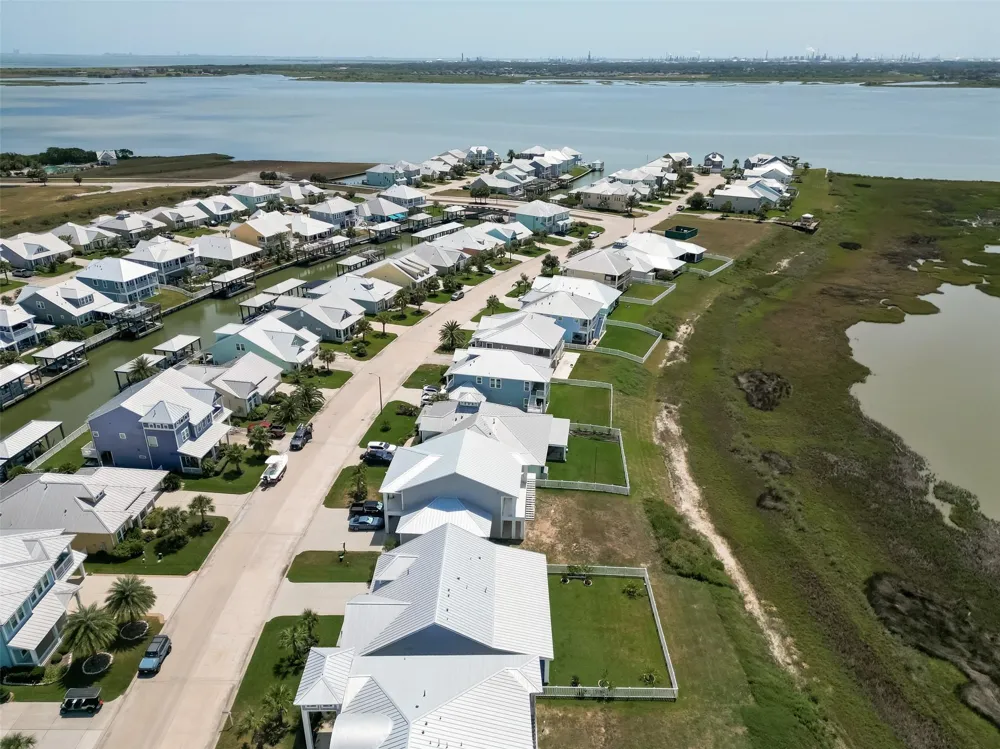 5208 Allen Cay Drive Texas City, TX 77590