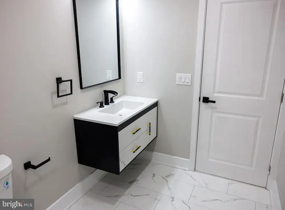 1201 LINDLEY AVENUE #2 Philadelphia, PA 19141