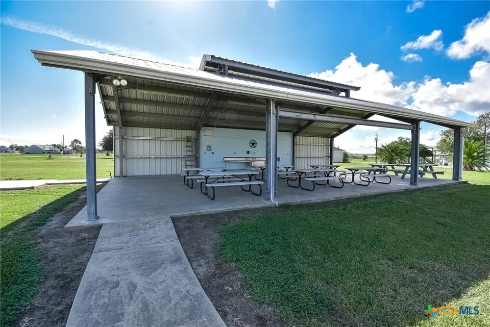 799 Stovall Drive Palacios, TX 77465