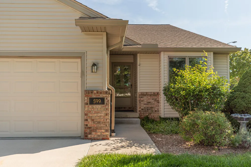 599 Sycamore Circle Saline, MI 48176