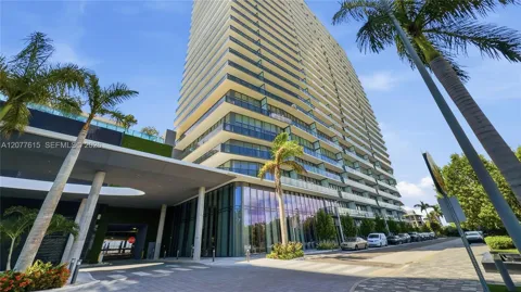 1170 E Hallandale Beach Blvd #1102