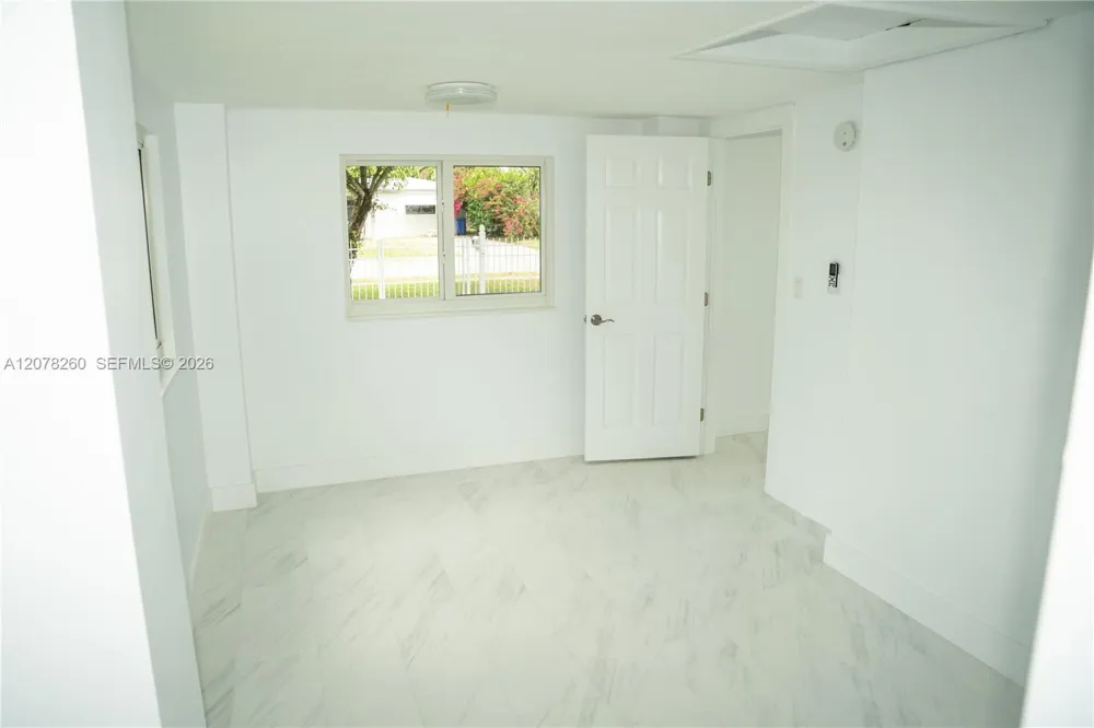 1640 NE 172nd St North Miami Beach, FL 33162