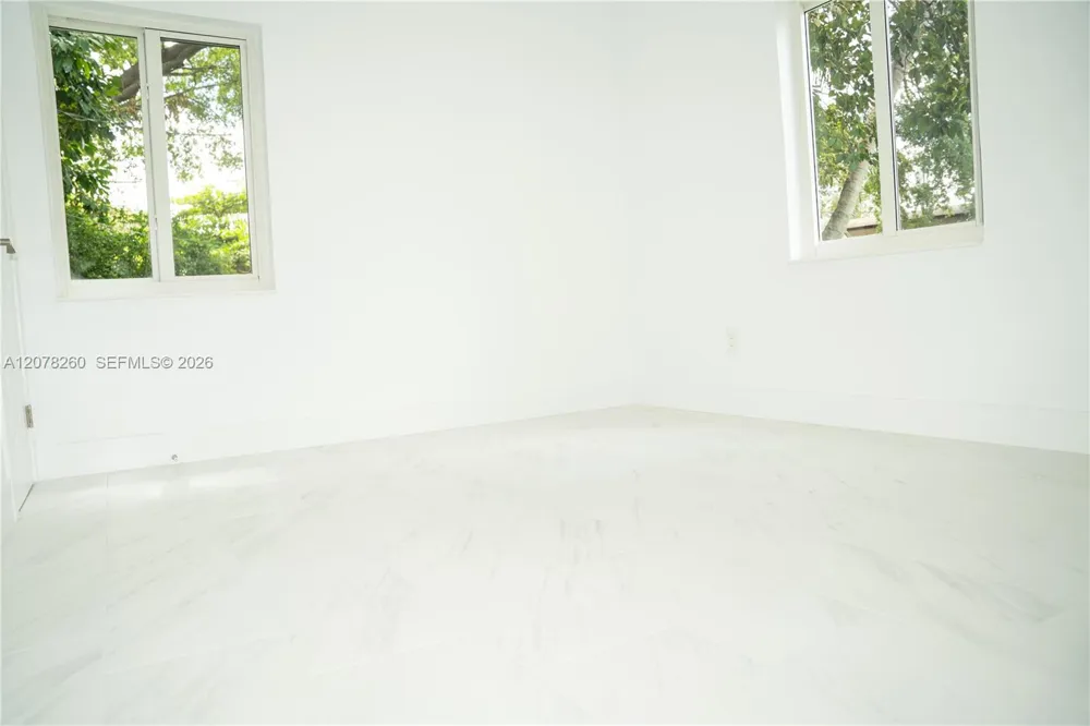 1640 NE 172nd St North Miami Beach, FL 33162