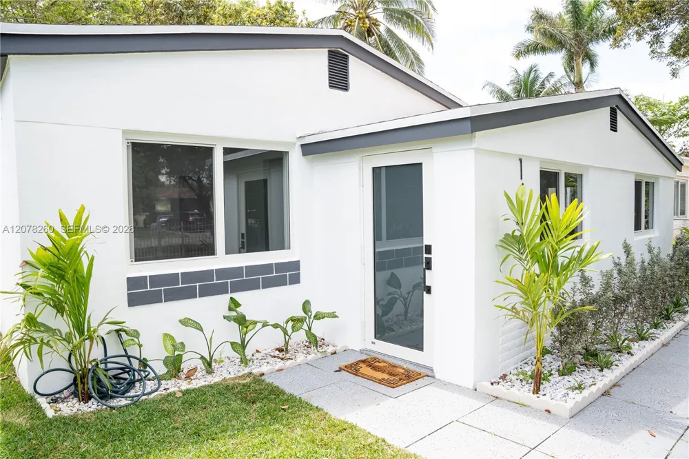1640 NE 172nd St North Miami Beach, FL 33162