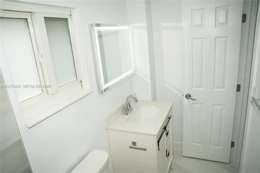 1640 NE 172nd St North Miami Beach, FL 33162