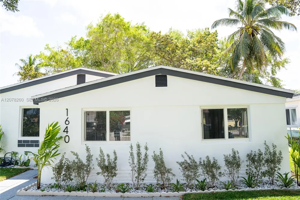 1640 NE 172nd St North Miami Beach, FL 33162