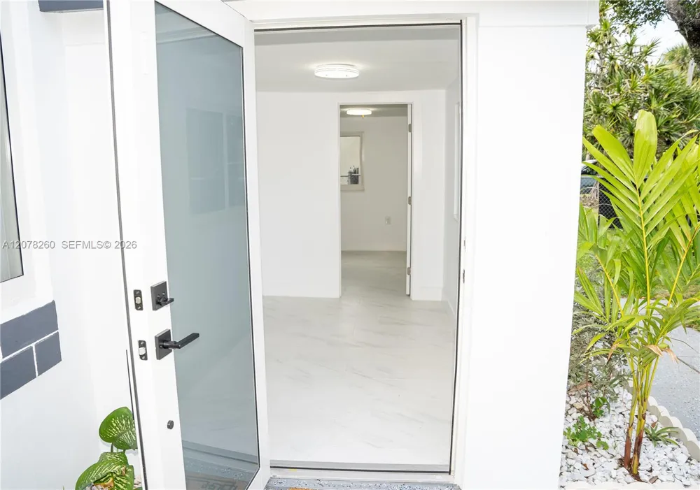 1640 NE 172nd St North Miami Beach, FL 33162