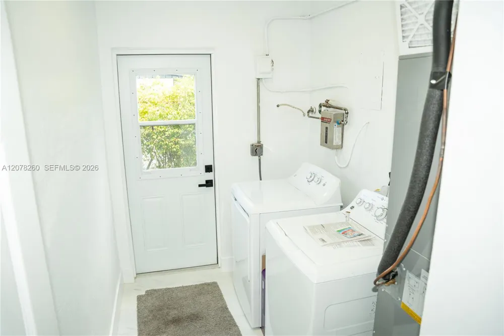 1640 NE 172nd St North Miami Beach, FL 33162