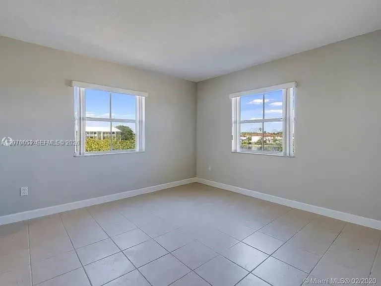 8240 SW 210th St #319 Cutler Bay, FL 33189