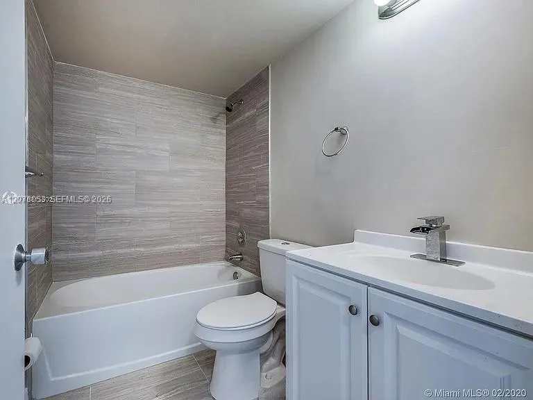 8240 SW 210th St #319 Cutler Bay, FL 33189