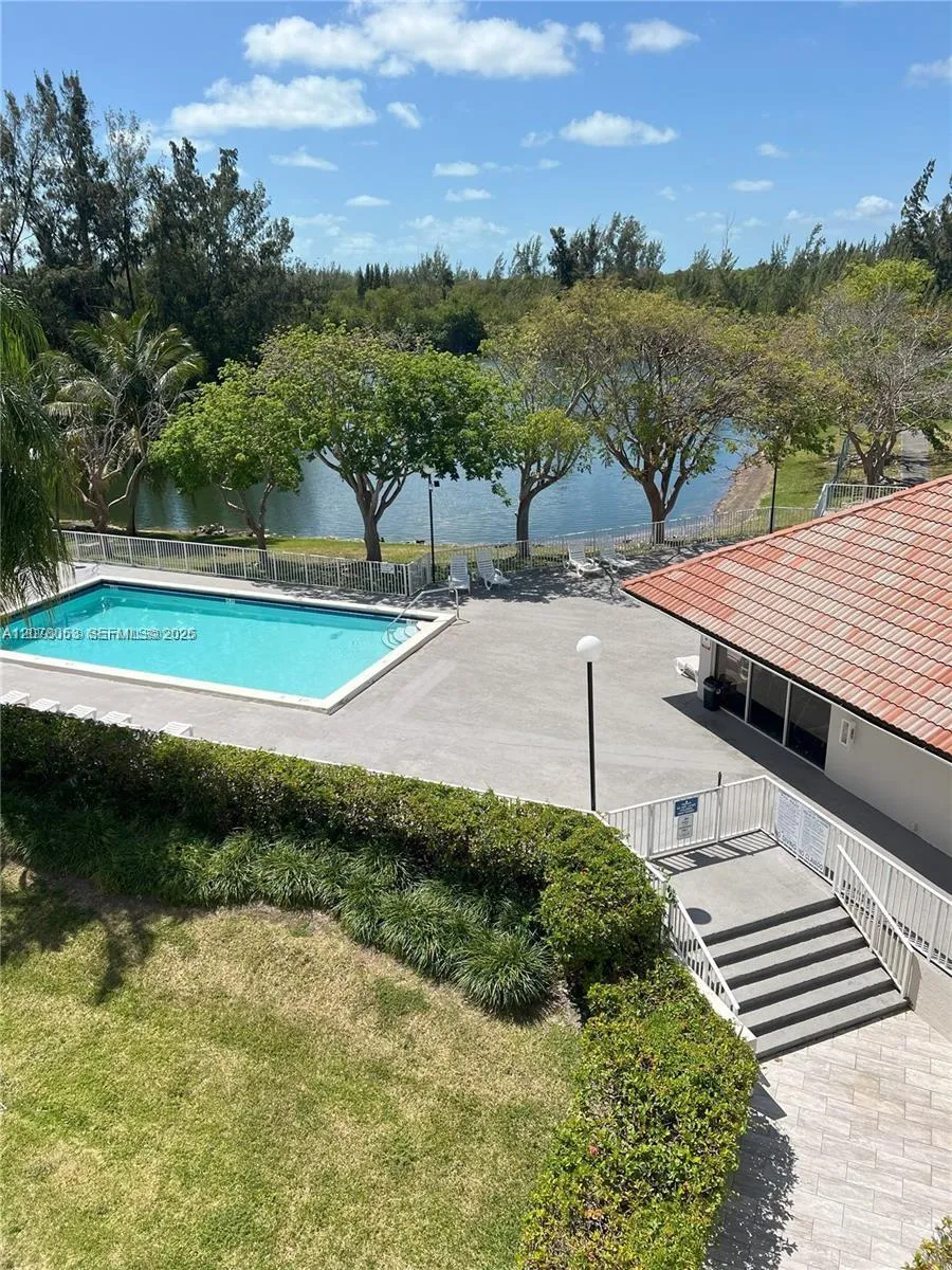 8240 SW 210th St #319 Cutler Bay, FL 33189